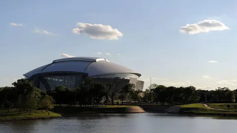 字母哥斥责斯图尔特恶意犯规：非篮球之举，裁判驱逐正当合理